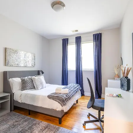 Homestay Kenwood Apartments, Downtown Hyde Park Chicago