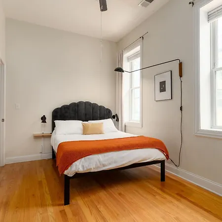 Apartment East Village 2br Modern H1 Chicago
