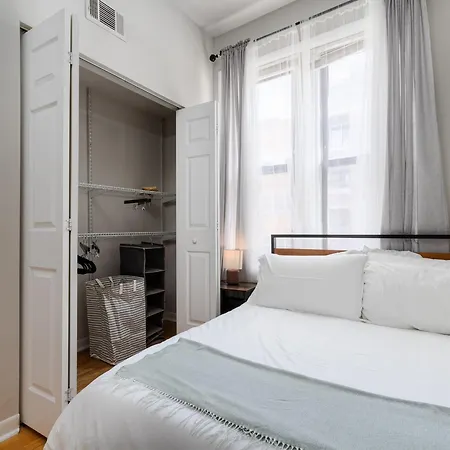 Flexhome Ukrainian Village - 2br - Convenient Walkability Chicago