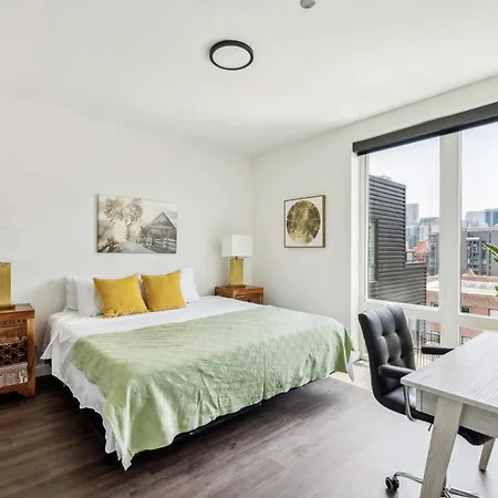 3br Luxury Modern Apartment Chicago