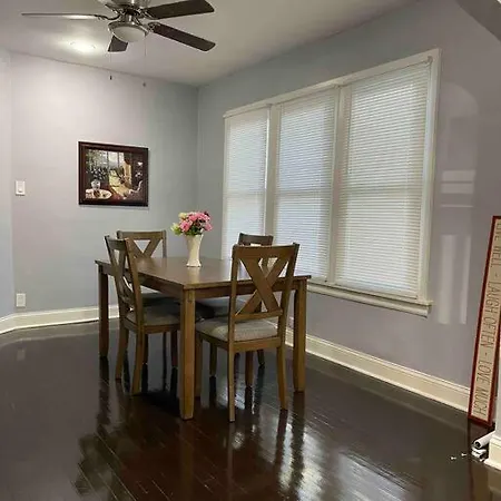 Beautiful 4 Bedroom 2 Bath Home, Peaceful,relaxing Holiday home *