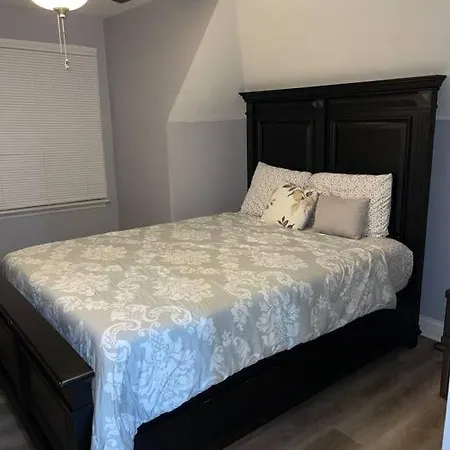 Holiday home Beautiful 4 Bedroom 2 Bath Home, Peaceful,relaxing Chicago