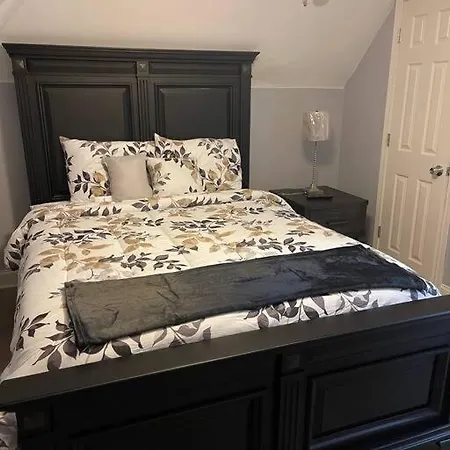 Beautiful 4 Bedroom 2 Bath Home, Peaceful,relaxing Holiday home Chicago