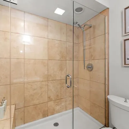 Luxury Retreat With Theater Holiday home *
