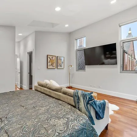 Luxury Retreat With Theater Chicago