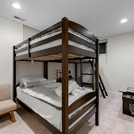 Luxury Retreat With Theater *
