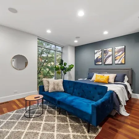 Holiday home Luxury Retreat With Theater