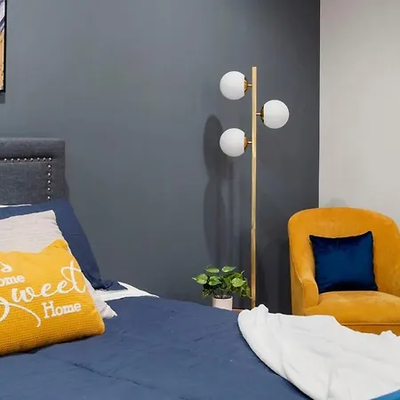 Luxury Retreat With Theater Holiday home Chicago