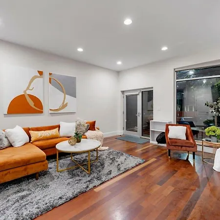 Luxury Retreat With Theater Holiday home Chicago