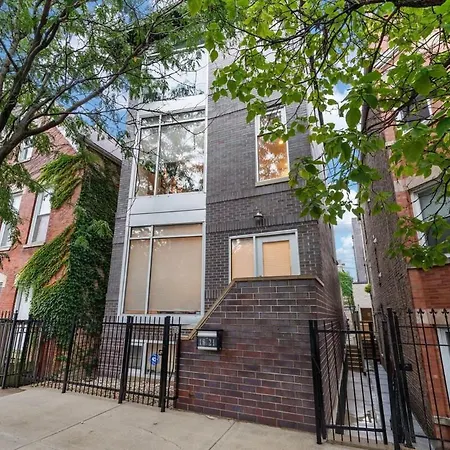 Luxury Retreat With Theater * Chicago