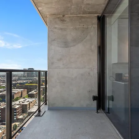 Apartment Fulbrix Bright Designer With West Loop Views *