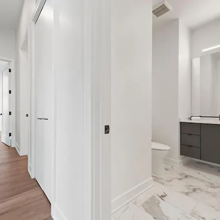 Avra Stylish Prime West Loop Location Near Union Park Apartment