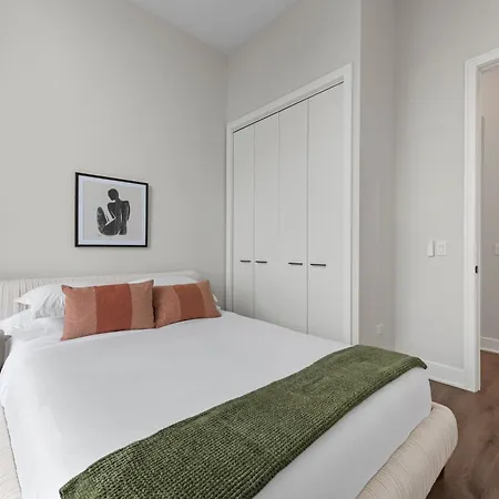 Avra Stylish Prime West Loop Location Near Union Park * Chicago