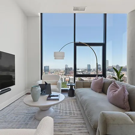 Avra Stylish Prime West Loop Location Near Union Park