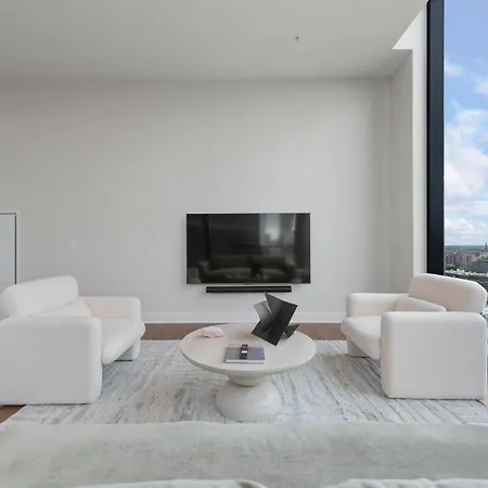 Avra Stylish Prime West Loop Location Near Union Park Apartment