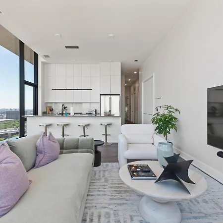 Avra Stylish Prime West Loop Location Near Union Park Apartment *