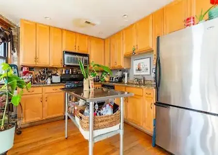 Homestay Trendy At Ukrainian Village Chicago