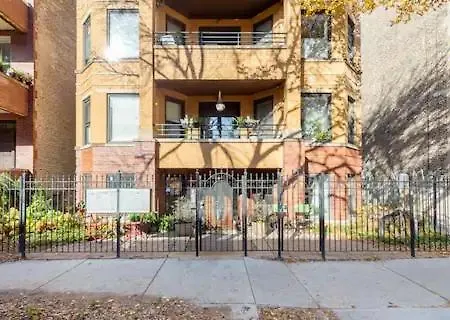 Trendy At Ukrainian Village Homestay Chicago