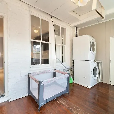 Stylish 2br Urban Retreat In River West *
