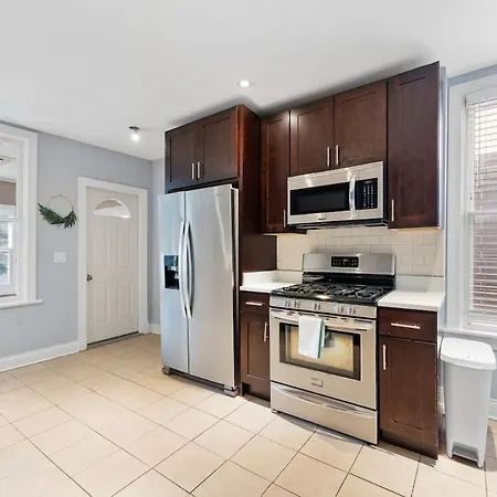 Stylish 2br Urban Retreat In River West Apartment Chicago