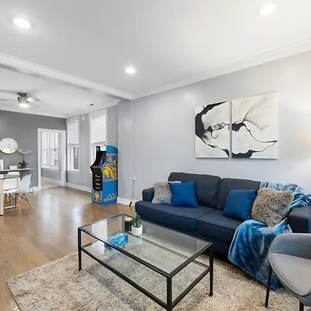 Stylish 2br Urban Retreat In River West *