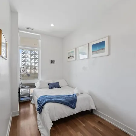 4-bedroom Luxury With Rooftop & Skyline Views Apartment