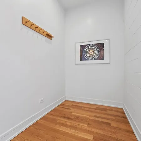 Apartment 4-bedroom Luxury With Rooftop & Skyline Views *