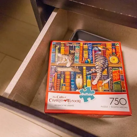 Midway Airport 2 Bedroom With Full Kitchen Chicago