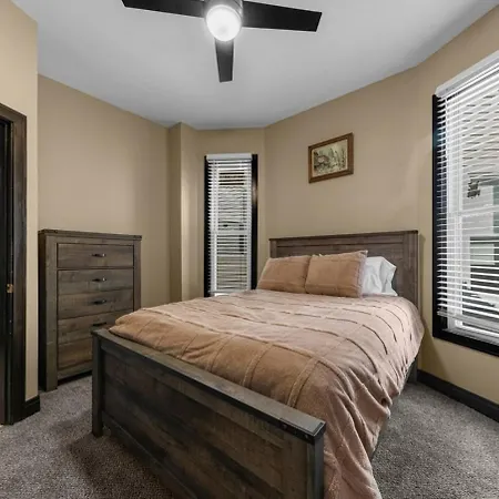 Romantic 3 Bed In The Heart Of The Park Chicago