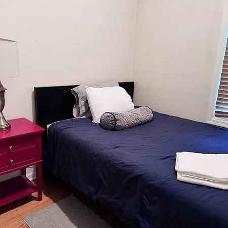 Holiday home 7bd 3ba Building Near Uc, Train, Free Parking Chicago