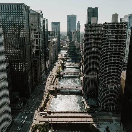 Club Quarters Wacker At Michigan,