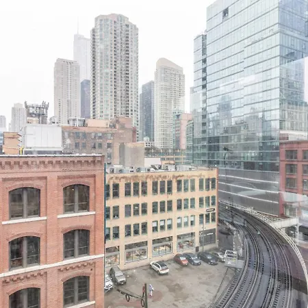 Blueground River N Gym Pool Nr Riverwalk Chi-150 Apartment