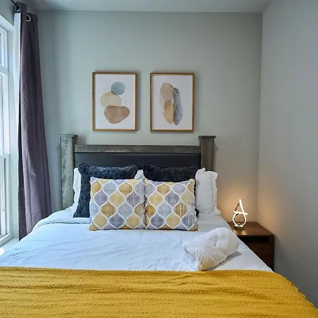 The Urban Manor By Luxuri365 Holiday home Chicago