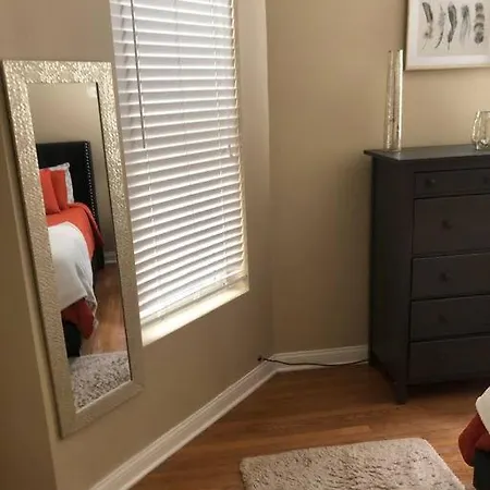 Apartment Tones Comfort Near U Of Chgo And 20min Dtwn Chgo