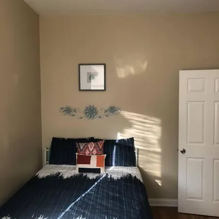 Apartment Tones Comfort Near U Of Chgo And 20min Dtwn Chgo Chicago