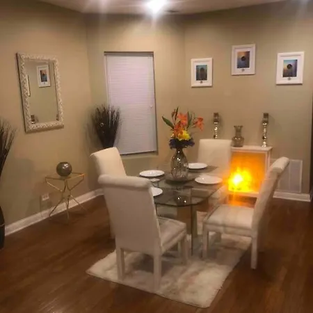 Tones Comfort Near U Of Chgo And 20min Dtwn Chgo * Chicago