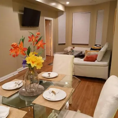 Apartment Tones Comfort Near U Of Chgo And 20min Dtwn Chgo Chicago