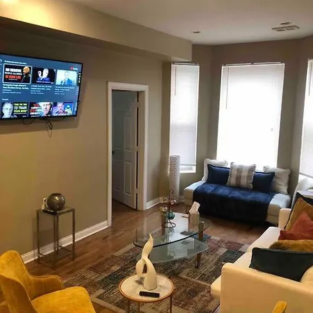 Tones Comfort Near U Of Chgo And 20min Dtwn Chgo Apartment Chicago