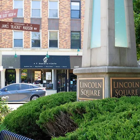 Northside Famlynest Lincoln Sq 4br 2ba 2p Rare Find Holiday home Chicago