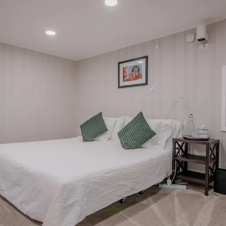 Northside Famlynest Lincoln Sq 4br 2ba 2p Rare Find