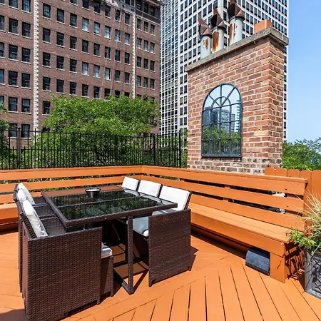 Gold Coast Next To Oak Street Apartment