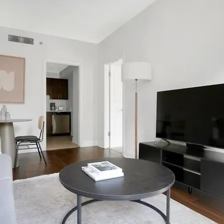 Apartment Gold Coast 1br W Gym Roof Nr Mag Mile Chi-623 Chicago