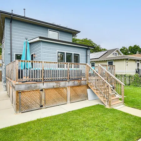 Game Room, Deck And Yard Chicago Home Chicago
