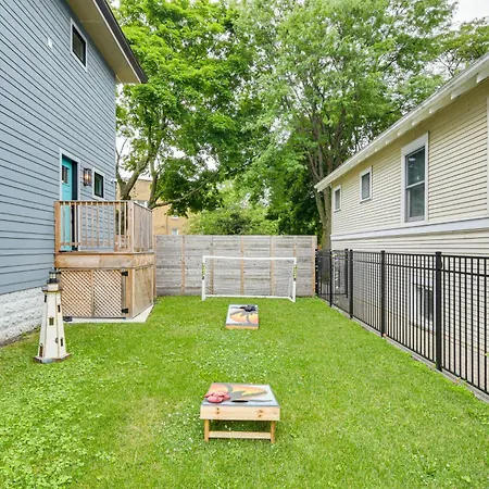 Game Room, Deck And Yard Chicago Home