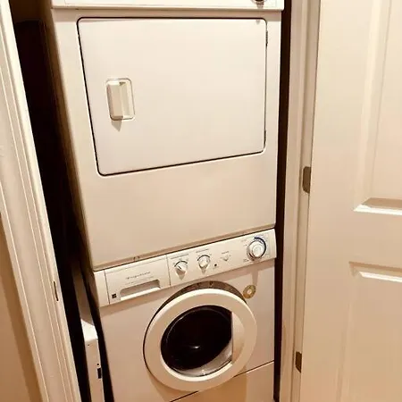 5 Bed 4 Bathroom In 10min Drive From Downtown Apartment Chicago