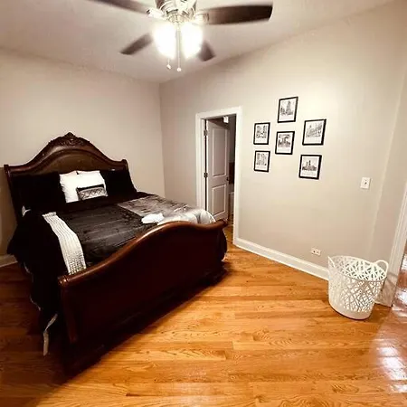 5 Bed 4 Bathroom In 10min Drive From Downtown * Chicago