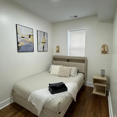 Chic Euro Getaway- Close To Downtown *