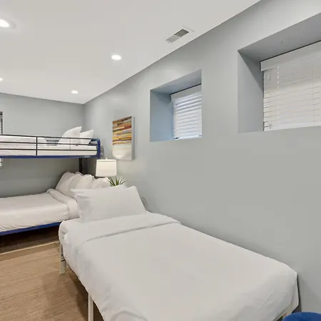 Holiday home Modern Oasis In The Heart Of *