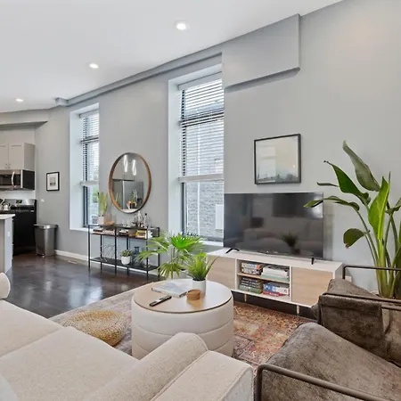 Modern Oasis In The Heart Of