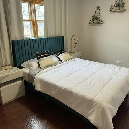 Apartment 3Br Modern Apt • Gym • Workspace • Quiet Location Chicago